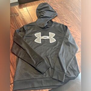 Under Armour Women’s hooded sweatshirt Sz. L - loose fit